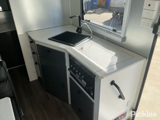 2022年式オースリンクキャラバンズ マリブレイダー