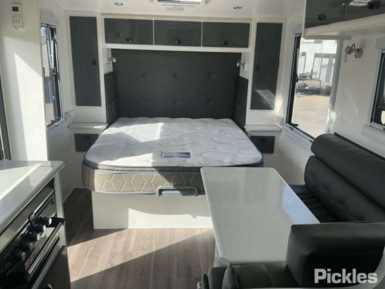 2022年式オースリンクキャラバンズ マリブレイダー