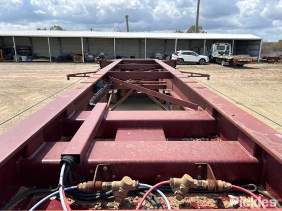 2017 Barker 重型三轴卡车