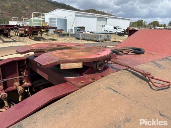 2017 Barker 重型三轴卡车