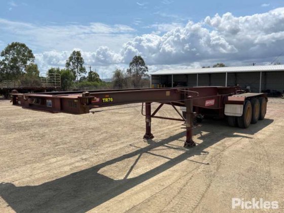 2017 Barker 重型三轴卡车