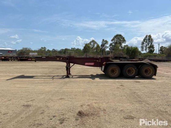 2017 Barker 重型三轴卡车