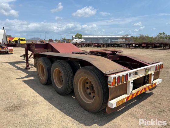 2017 Barker 重型三轴卡车