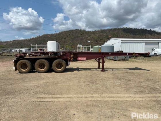 2017 Barker 重型三轴卡车