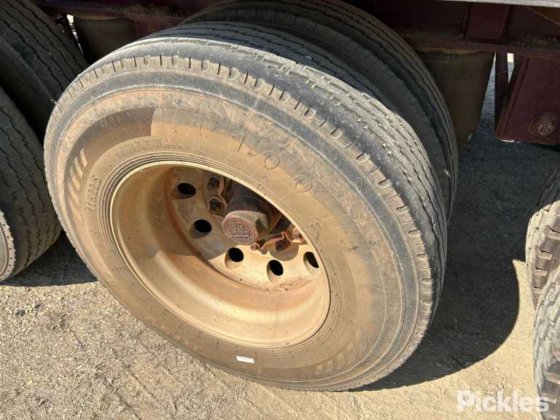 2017 Barker 重型三轴卡车