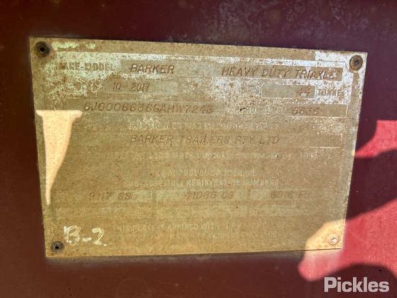 2017 Barker 重型三轴卡车