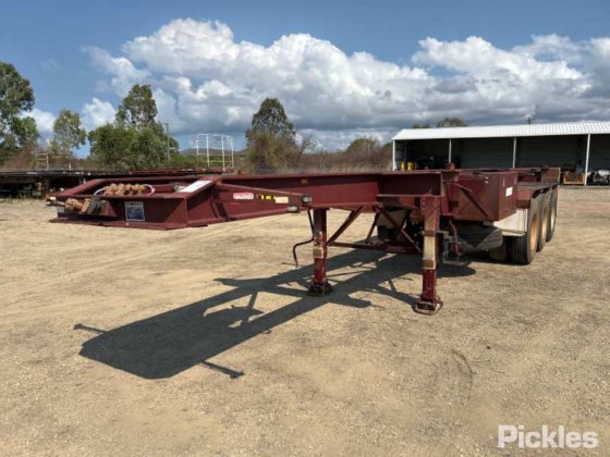2017 Barker 重型三轴卡车