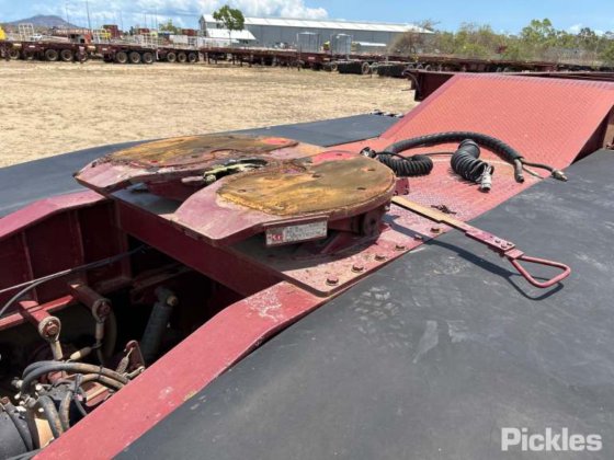 2017 Barker 重型三轴卡车