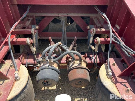 2017 Barker 重型三轴卡车