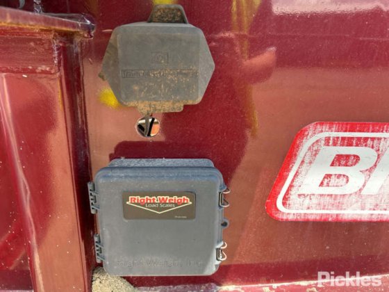 2017 Barker 重型三轴卡车