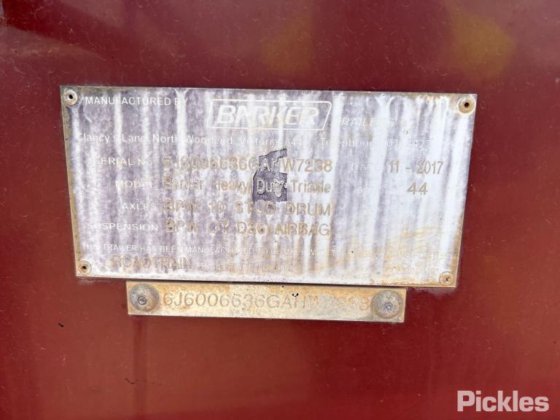 2017 Barker 重型三轴卡车