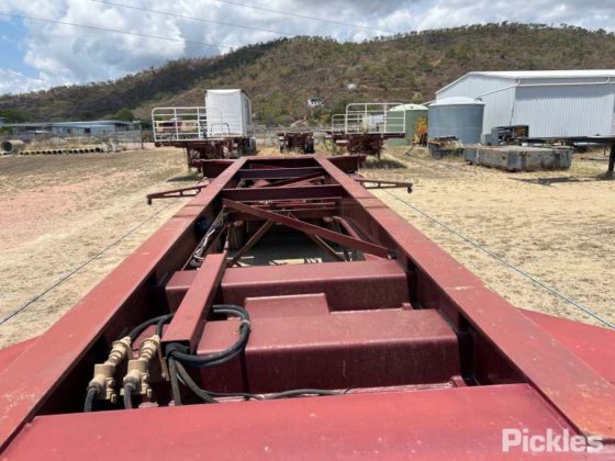 2017 Barker 重型三轴卡车