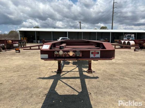 2017 Barker 重型三轴卡车