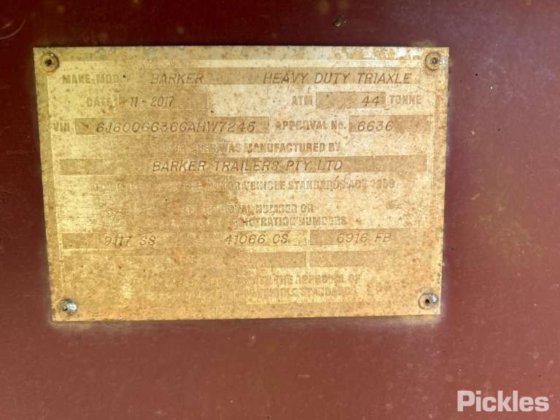 2017 Barker 重型三轴卡车