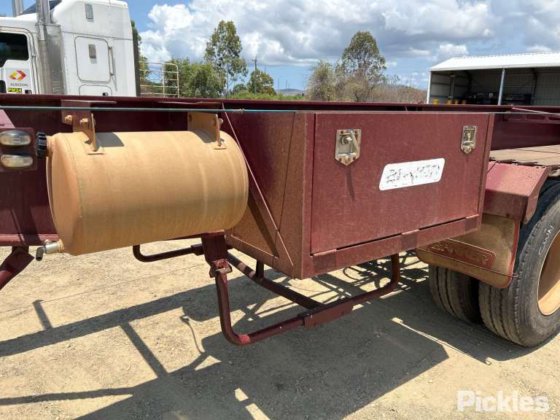 2017 Barker 重型三轴卡车