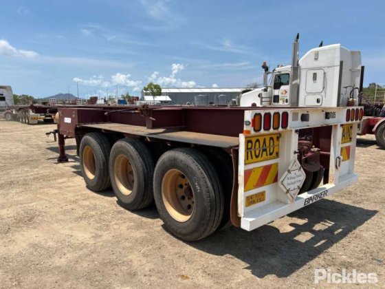 2017 Barker 重型三轴卡车