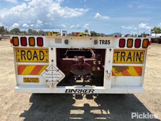2017 Barker 重型三轴卡车