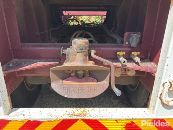 2017 Barker 重型三轴卡车