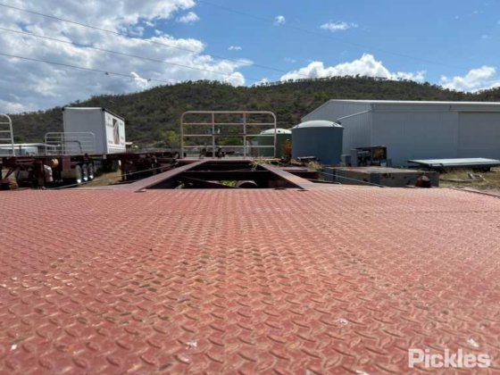 2017 Barker 重型三轴卡车