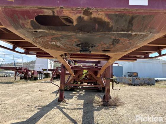 2017 Barker 重型三轴卡车