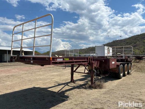 2017 Barker 重型三轴卡车