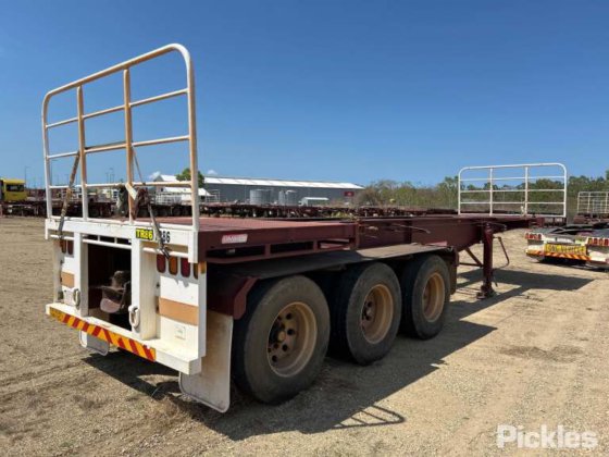 2017 Barker 重型三轴卡车