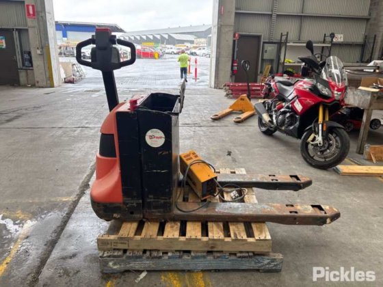 EP设备公司托盘搬运车