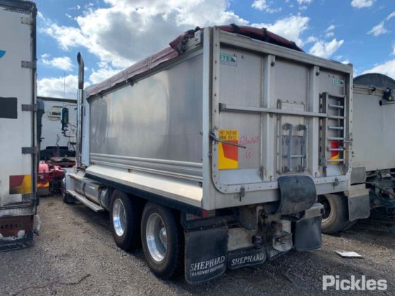 2021年式フレイトライナー・コロナド