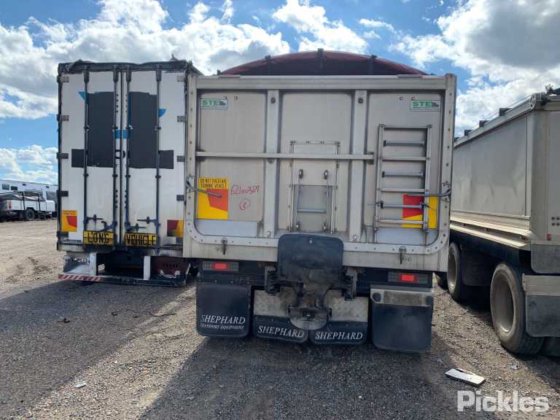 2021年式フレイトライナー・コロナド