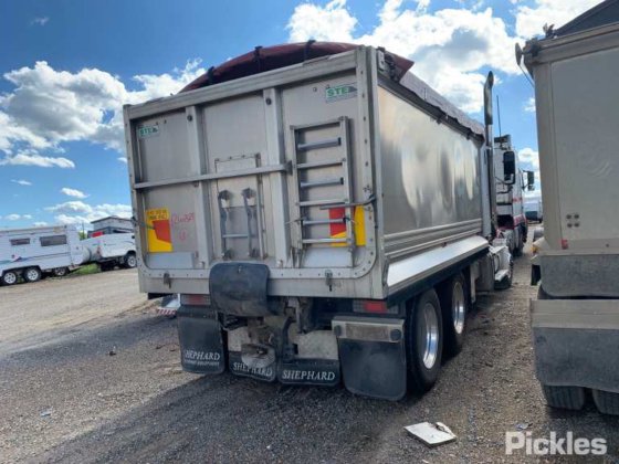 2021年式フレイトライナー・コロナド