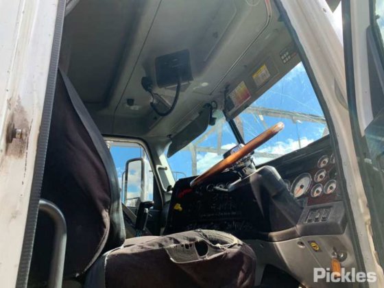 2021年式フレイトライナー・コロナド