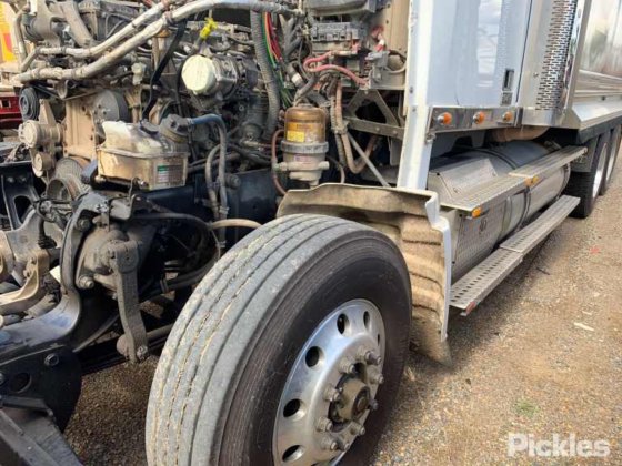 2021年式フレイトライナー・コロナド