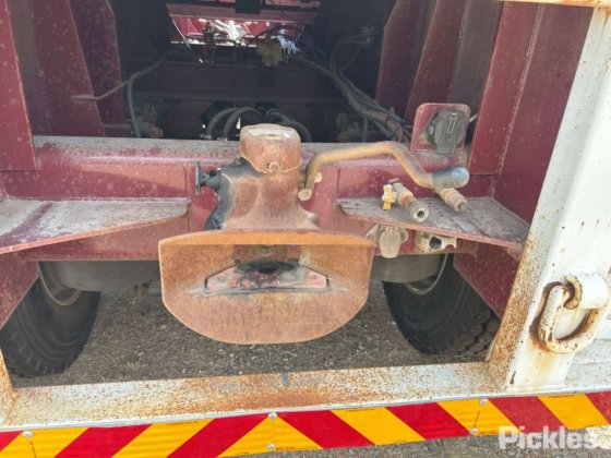 2017 Barker 重型三轴卡车