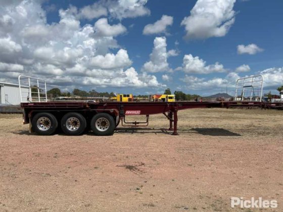 2017 Barker 重型三轴卡车