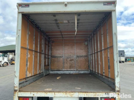 2015年式 三菱 キャンター 615