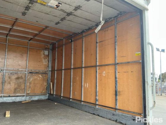 2015年式 三菱 キャンター 615