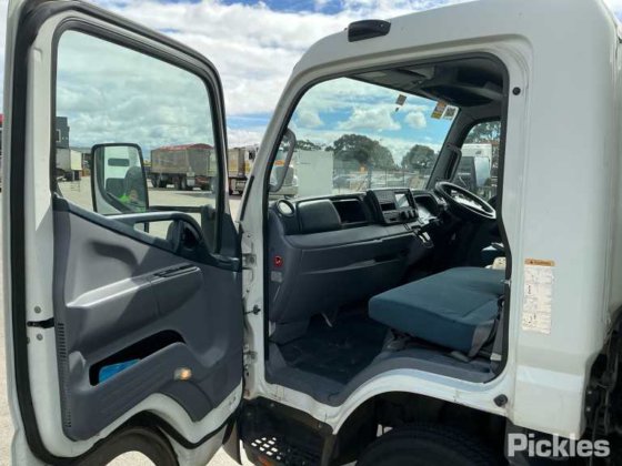 2015年式 三菱 キャンター 615