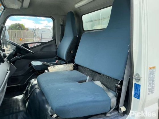 2015年式 三菱 キャンター 615