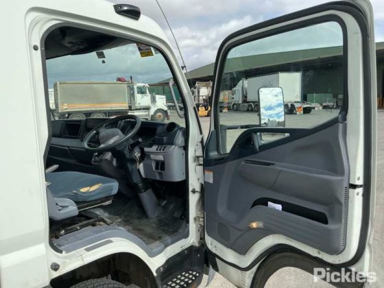 2015年式 三菱 キャンター 615