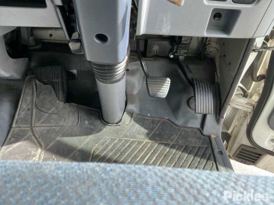 2015年式 三菱 キャンター 615