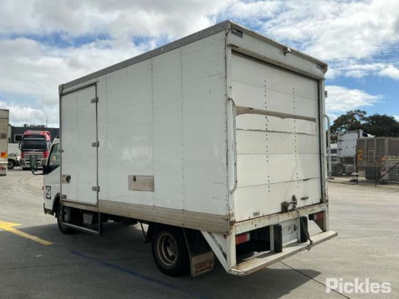 2015年式 三菱 キャンター 615