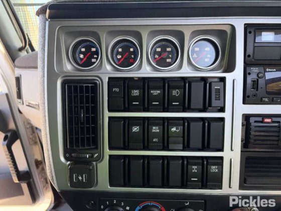 2023 マック スーパーライナー CLXT