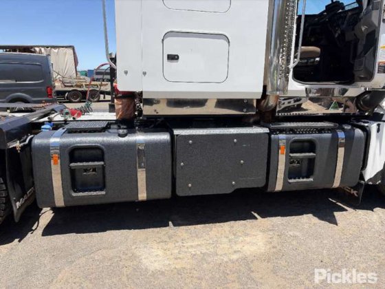 2023 マック スーパーライナー CLXT