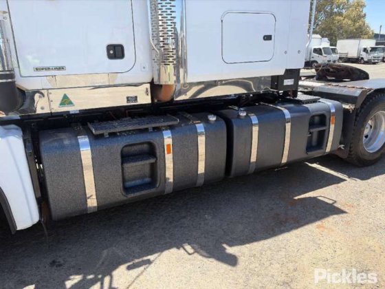 2023 マック スーパーライナー CLXT