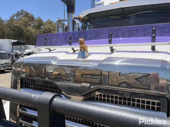 2023 マック スーパーライナー CLXT