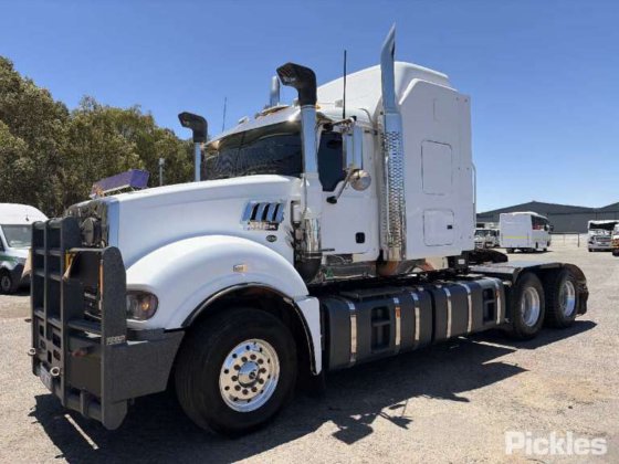 2023 マック スーパーライナー CLXT