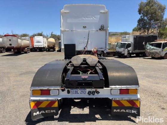 2023 マック スーパーライナー CLXT