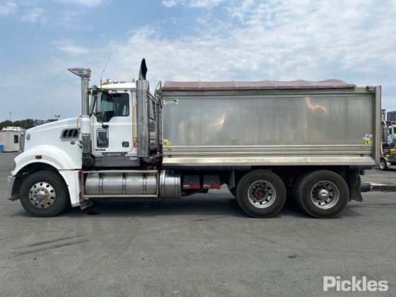 2016款麦克三叉戟