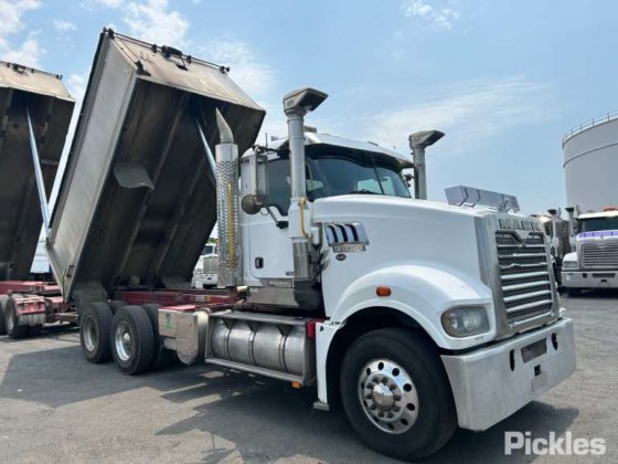 2016款麦克三叉戟