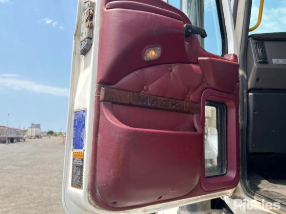 2016款麦克三叉戟